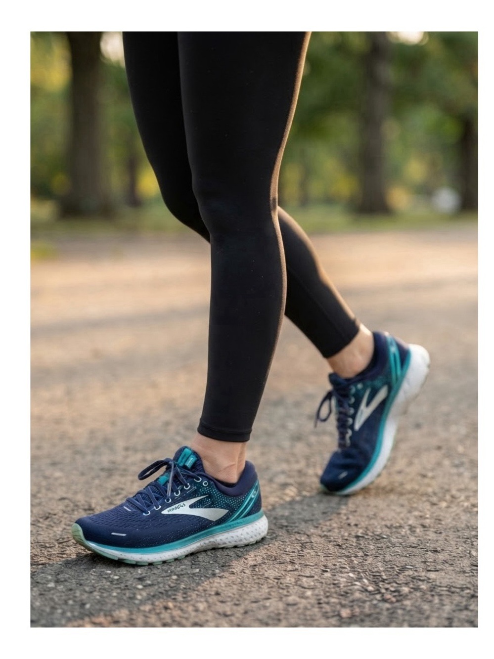 Brooks Women's Black and Teal Running Sneaker